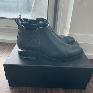 Alexander Wang Kori leather ankle boots black, gold size 8